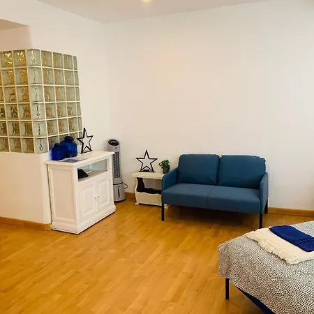 Charming First Line Estudio In Apartment